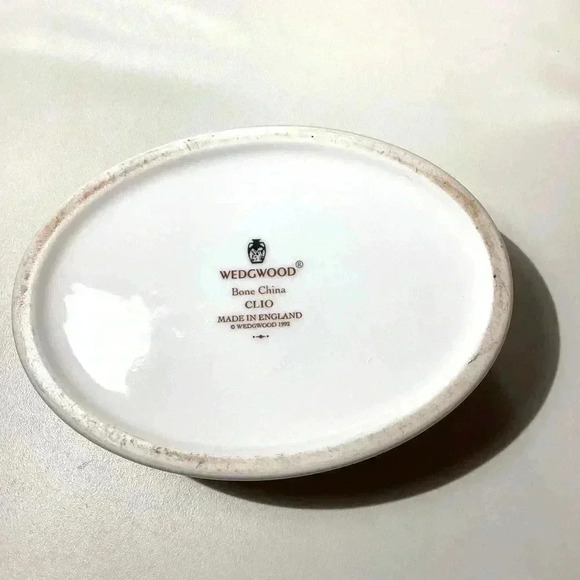 WEDGWOOD CLIO FLORAL PATTERN OVAL TRINKET BOX BONE CHINA MADE IN ENGLAND - Picture 6 of 6